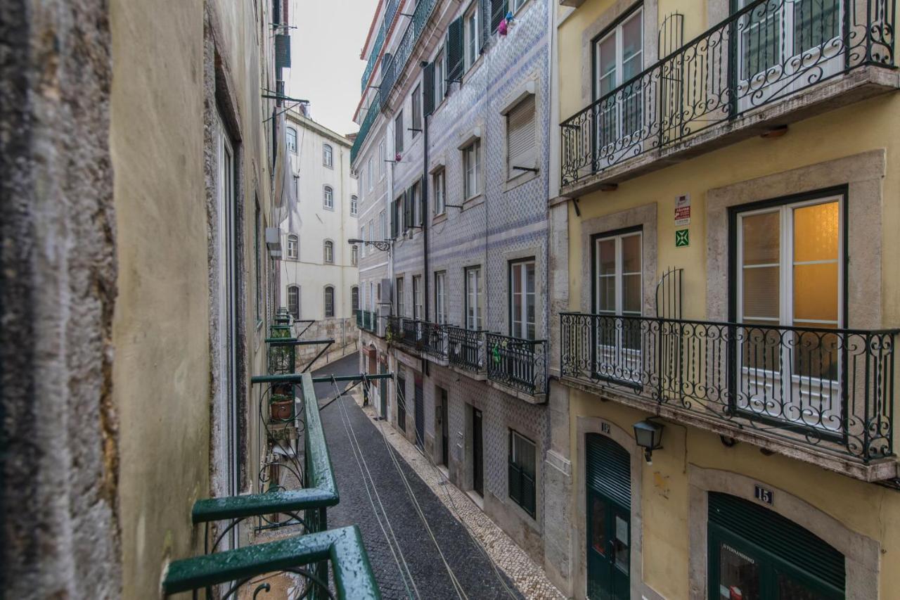 Lovelystay - Vintage Flat Near Santa Justa Elevator! Lisbon Bagian luar foto